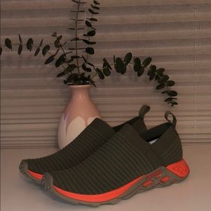 Merrell range lace less